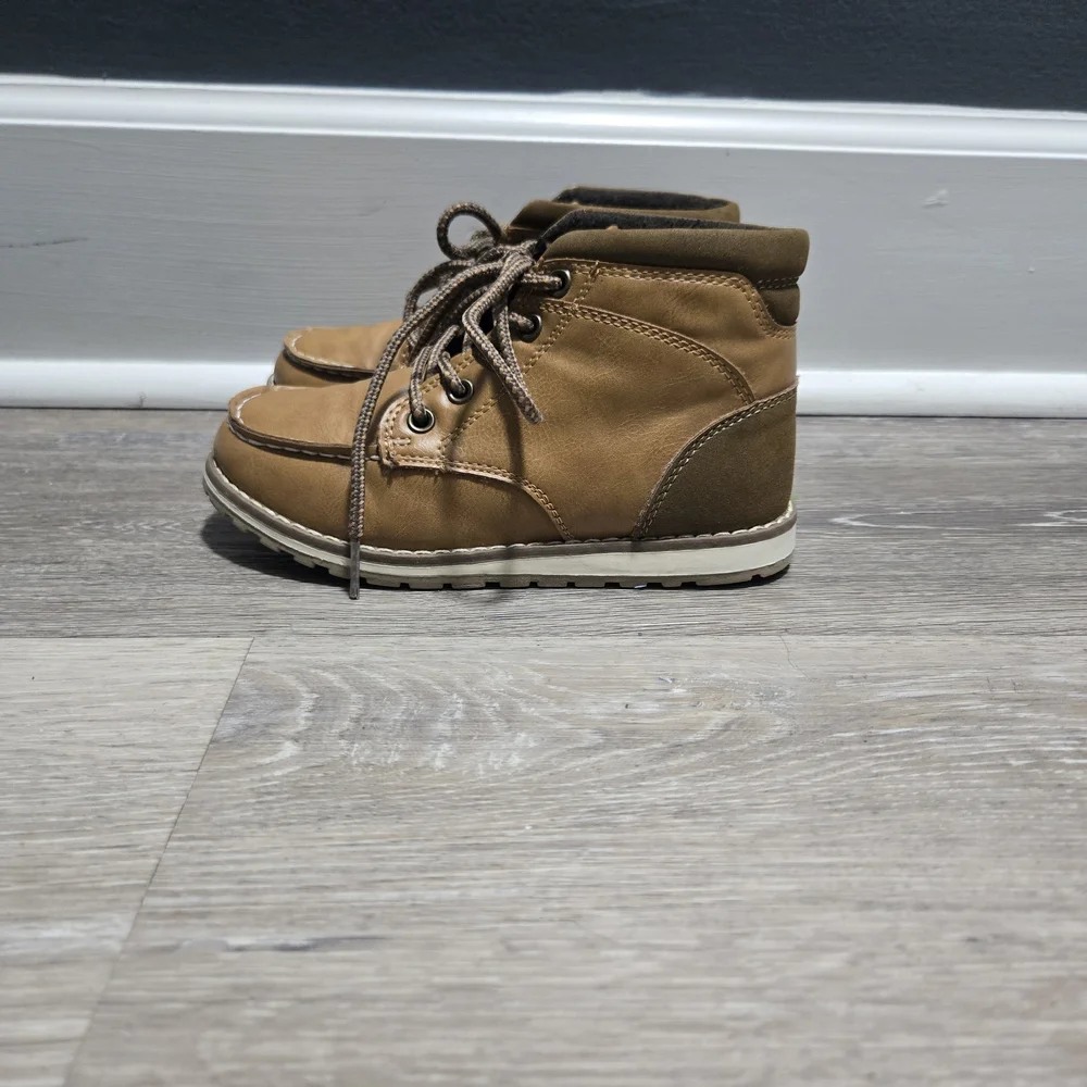 The Children's Place Tan Boys Lace Up Moccasin Boots